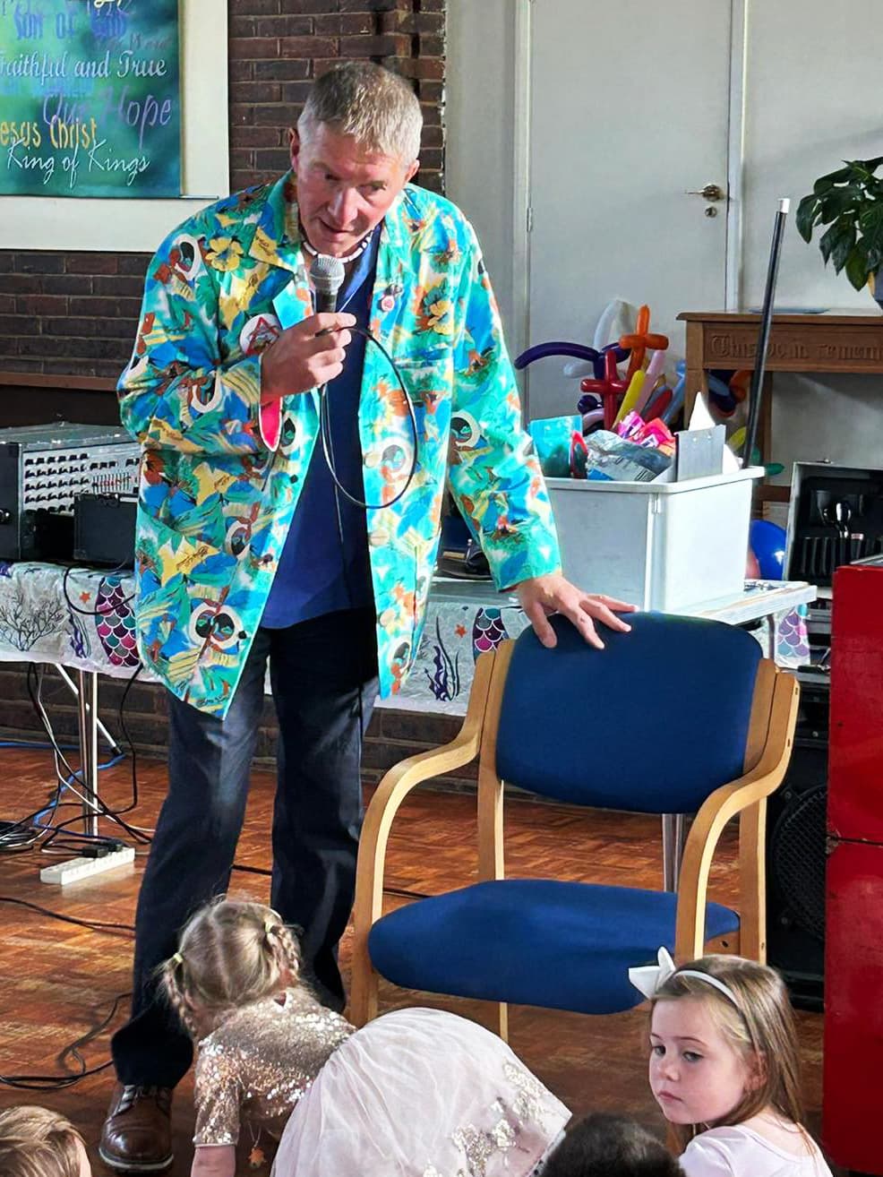 An entertainer teach the dance moves